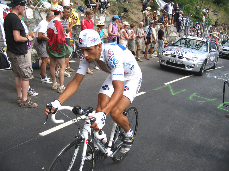 16h34 - Sandy Casar, FDJeux (Tour de France à l'Alpe d'Huez (2004 - CLMI))