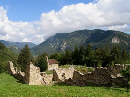 Ruines du village de Valchevrière