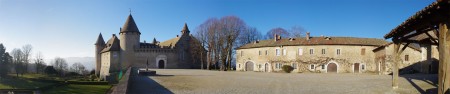 Château de Virieu - Panoramique cour d'honneur